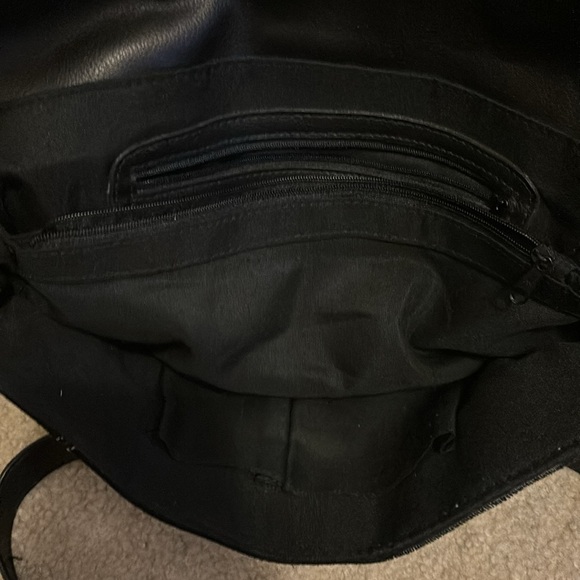 🌹SALE🌹Black Leather Purse - Picture 5 of 6